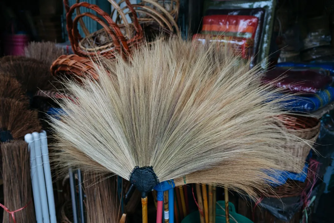 Sapu Lantai Rayung